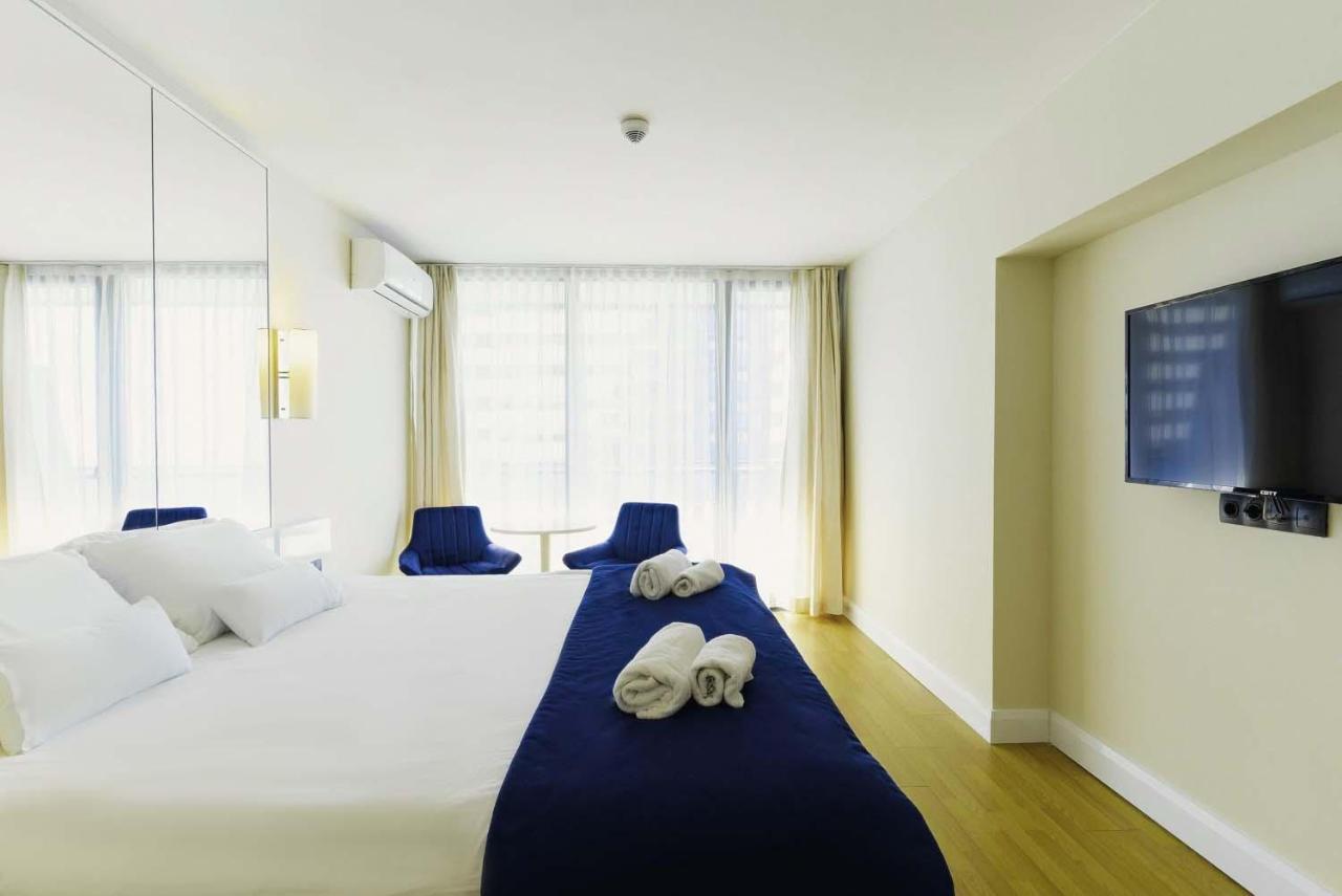 Elegance Sea View Aparthotel In Orbi City Batumi Bagian luar foto