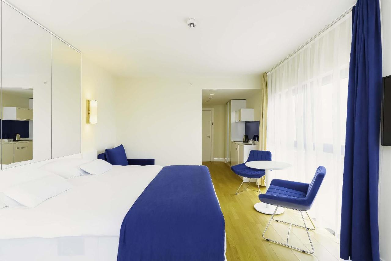 Elegance Sea View Aparthotel In Orbi City Batumi Bagian luar foto
