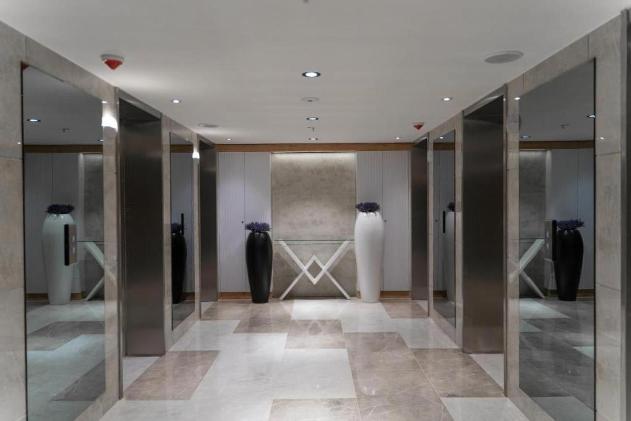 Elegance Sea View Aparthotel In Orbi City Batumi Bagian luar foto