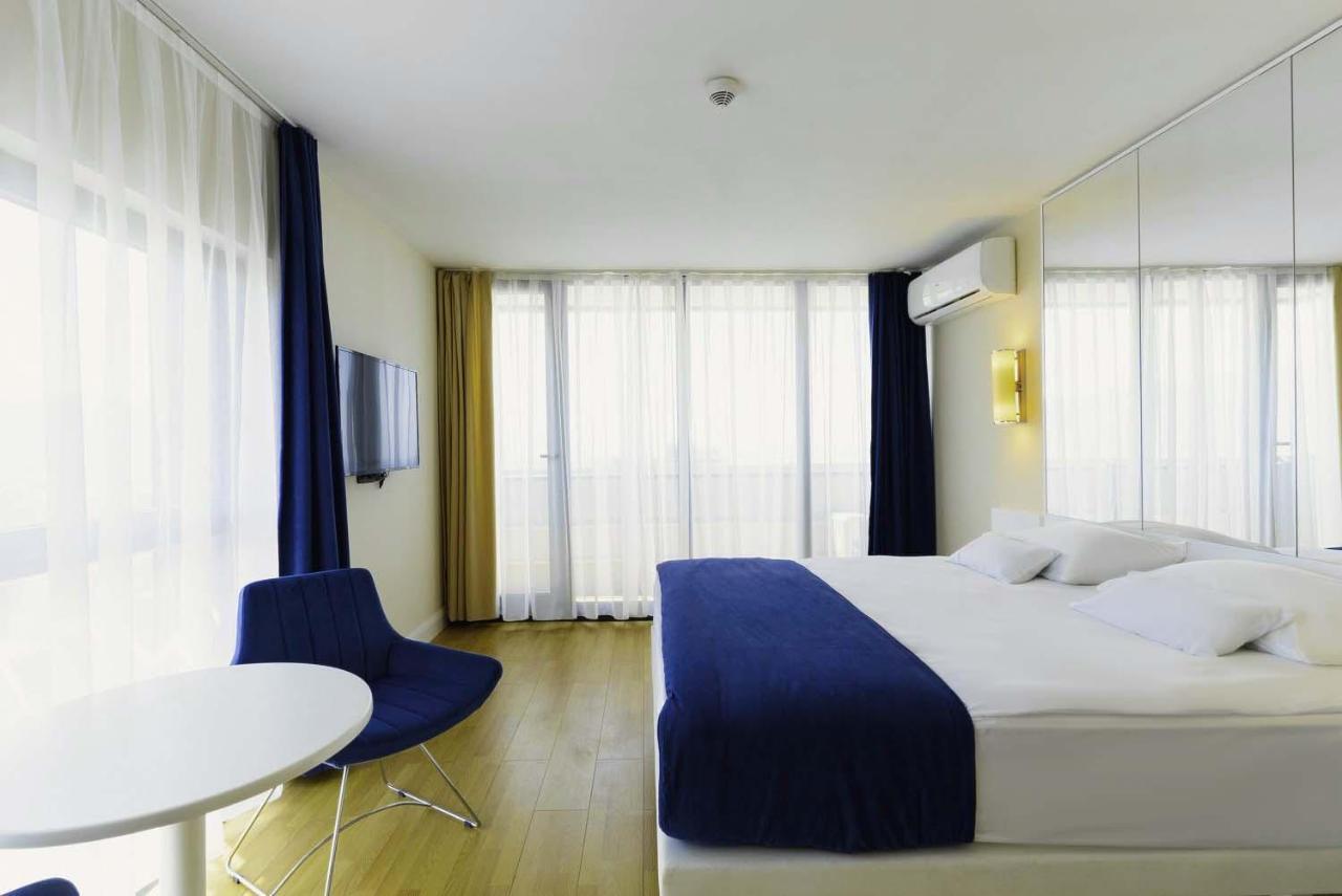 Elegance Sea View Aparthotel In Orbi City Batumi Bagian luar foto