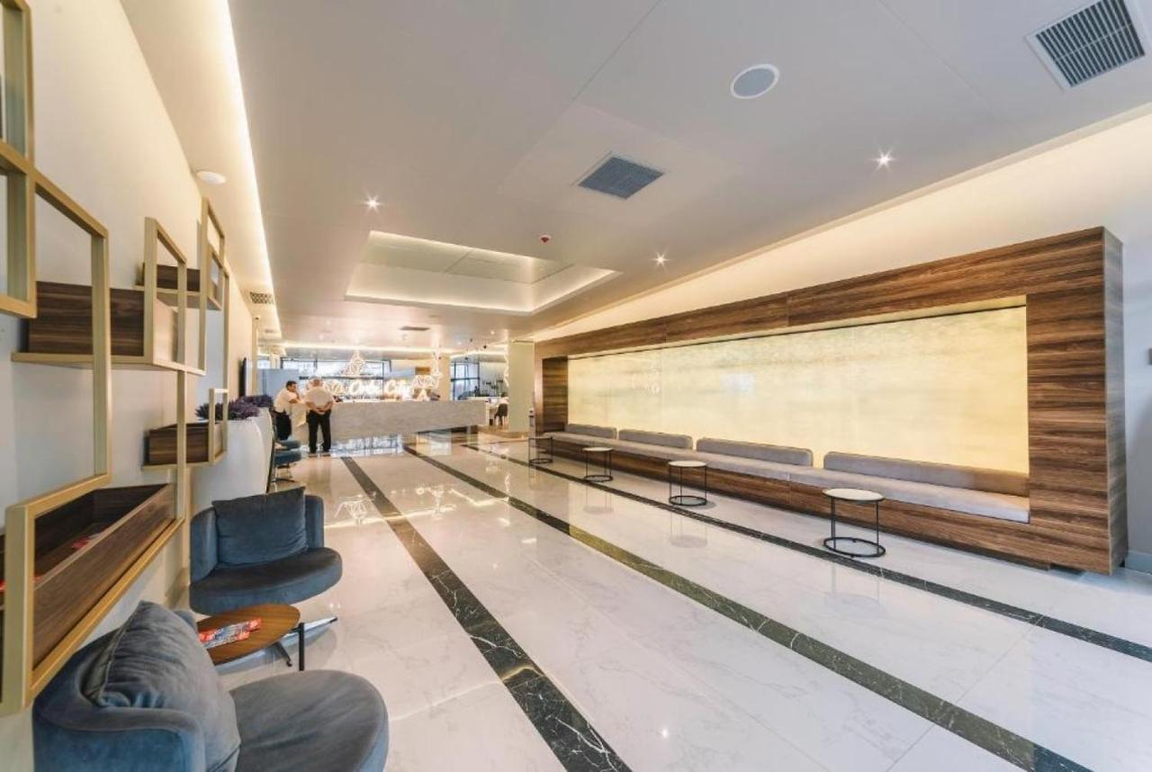 Elegance Sea View Aparthotel In Orbi City Batumi Bagian luar foto