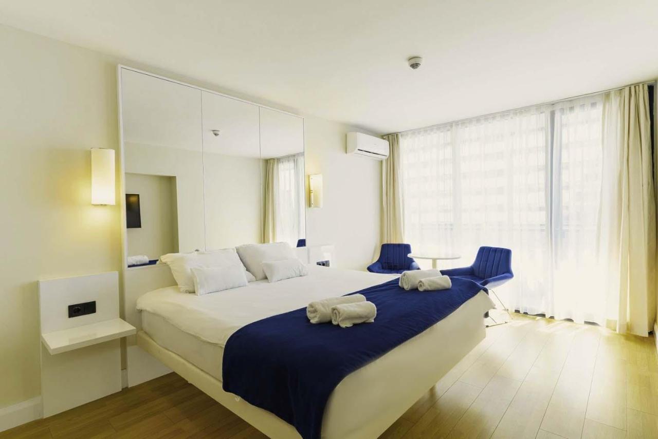 Elegance Sea View Aparthotel In Orbi City Batumi Bagian luar foto