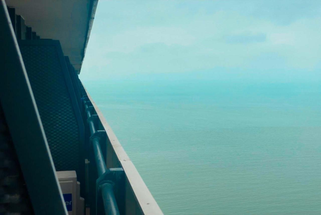 Elegance Sea View Aparthotel In Orbi City Batumi Bagian luar foto