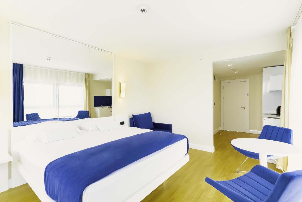 Elegance Sea View Aparthotel In Orbi City Batumi Bagian luar foto