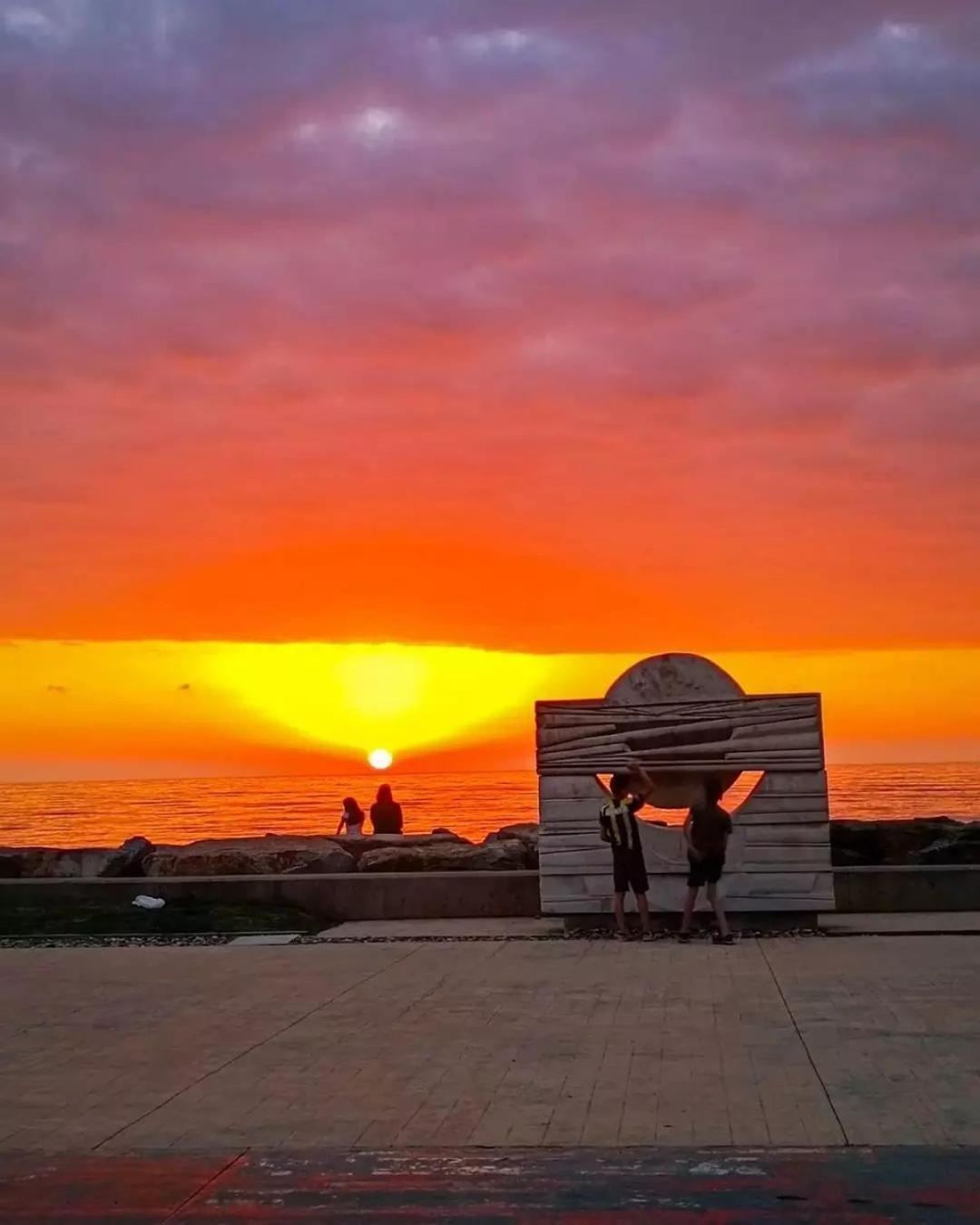 Elegance Sea View Aparthotel In Orbi City Batumi Bagian luar foto