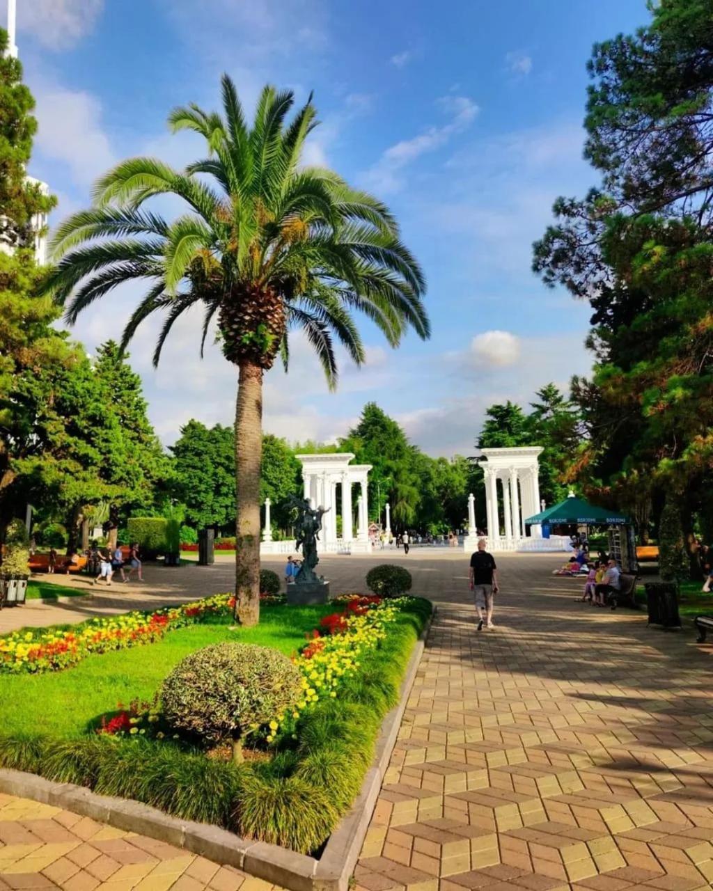 Elegance Sea View Aparthotel In Orbi City Batumi Bagian luar foto