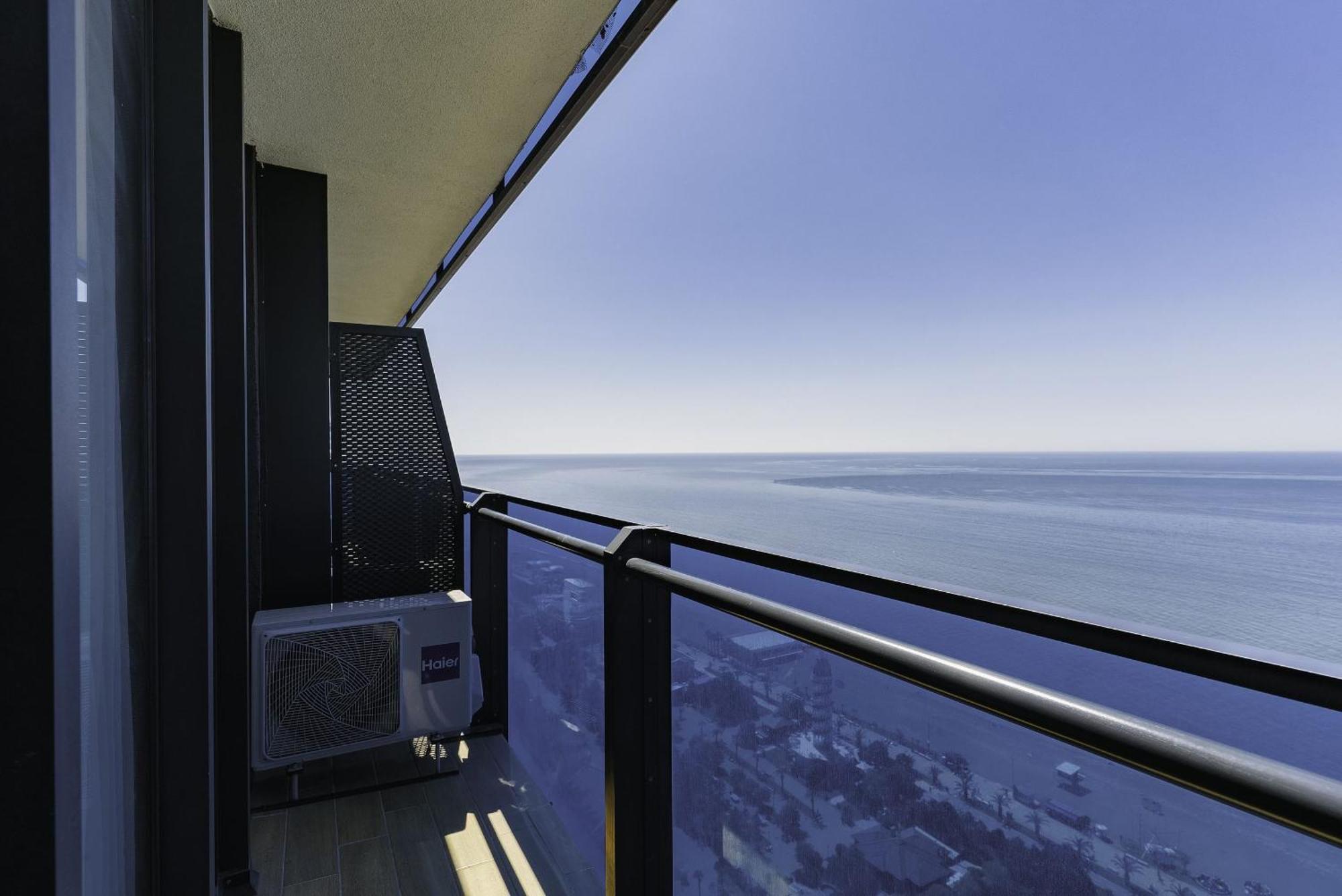 Elegance Sea View Aparthotel In Orbi City Batumi Bagian luar foto