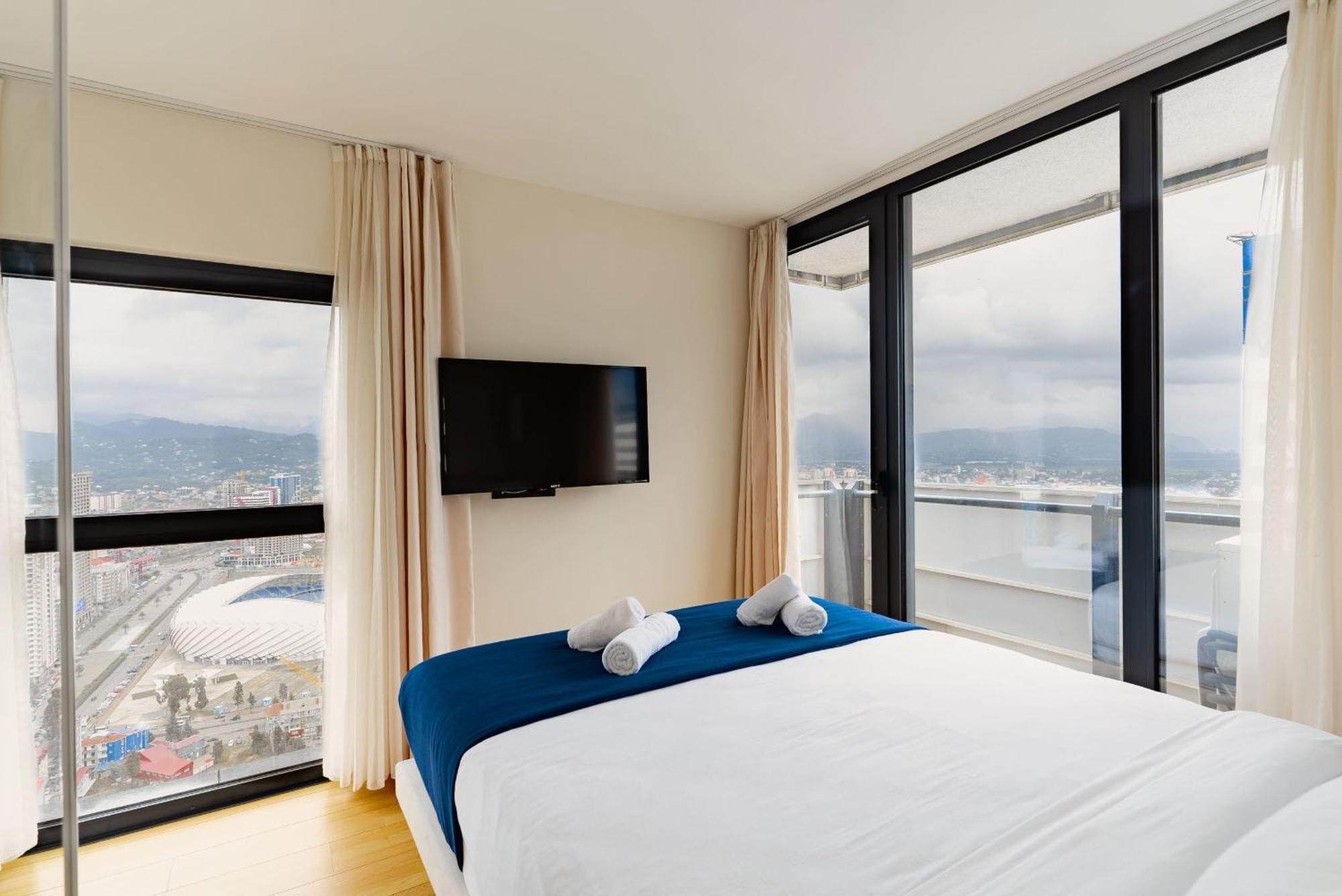 Elegance Sea View Aparthotel In Orbi City Batumi Bagian luar foto