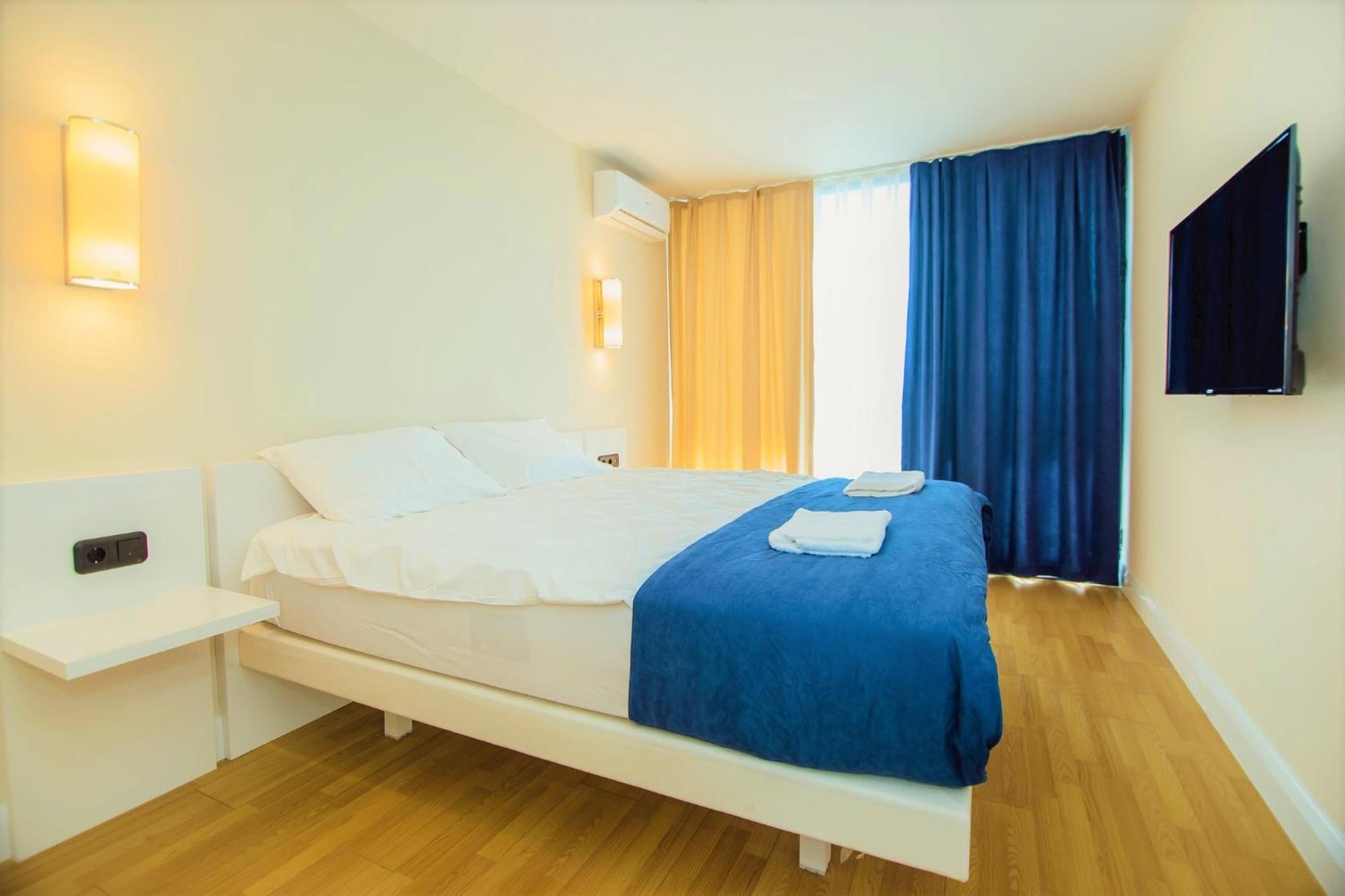 Elegance Sea View Aparthotel In Orbi City Batumi Bagian luar foto