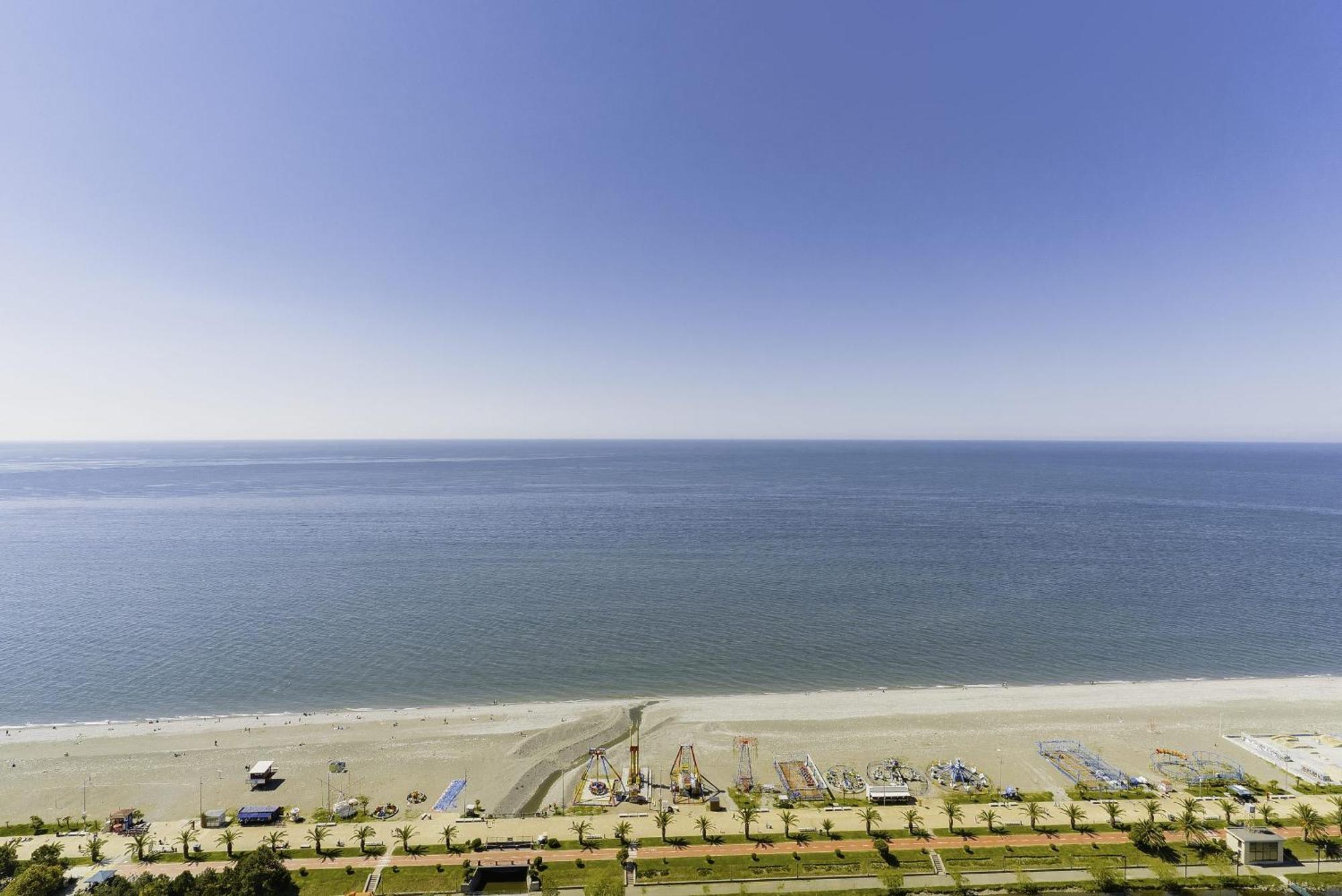 Elegance Sea View Aparthotel In Orbi City Batumi Bagian luar foto